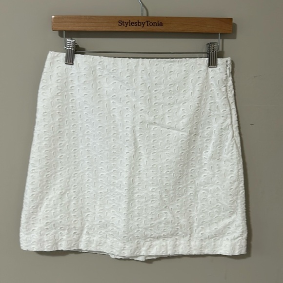 Vineyard Vines Eyelet Lace Skirt White Side Zip Fully Lined Sz 2 - Picture 1 of 8